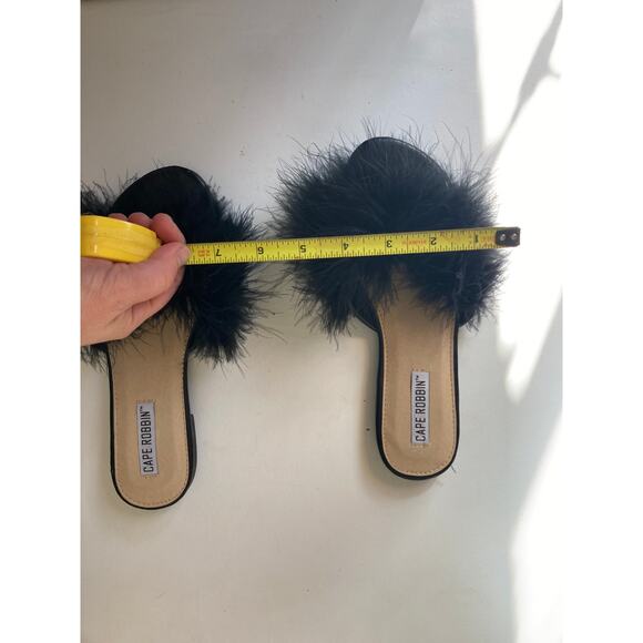 Cape Robbin feather slides - Picture 3 of 13